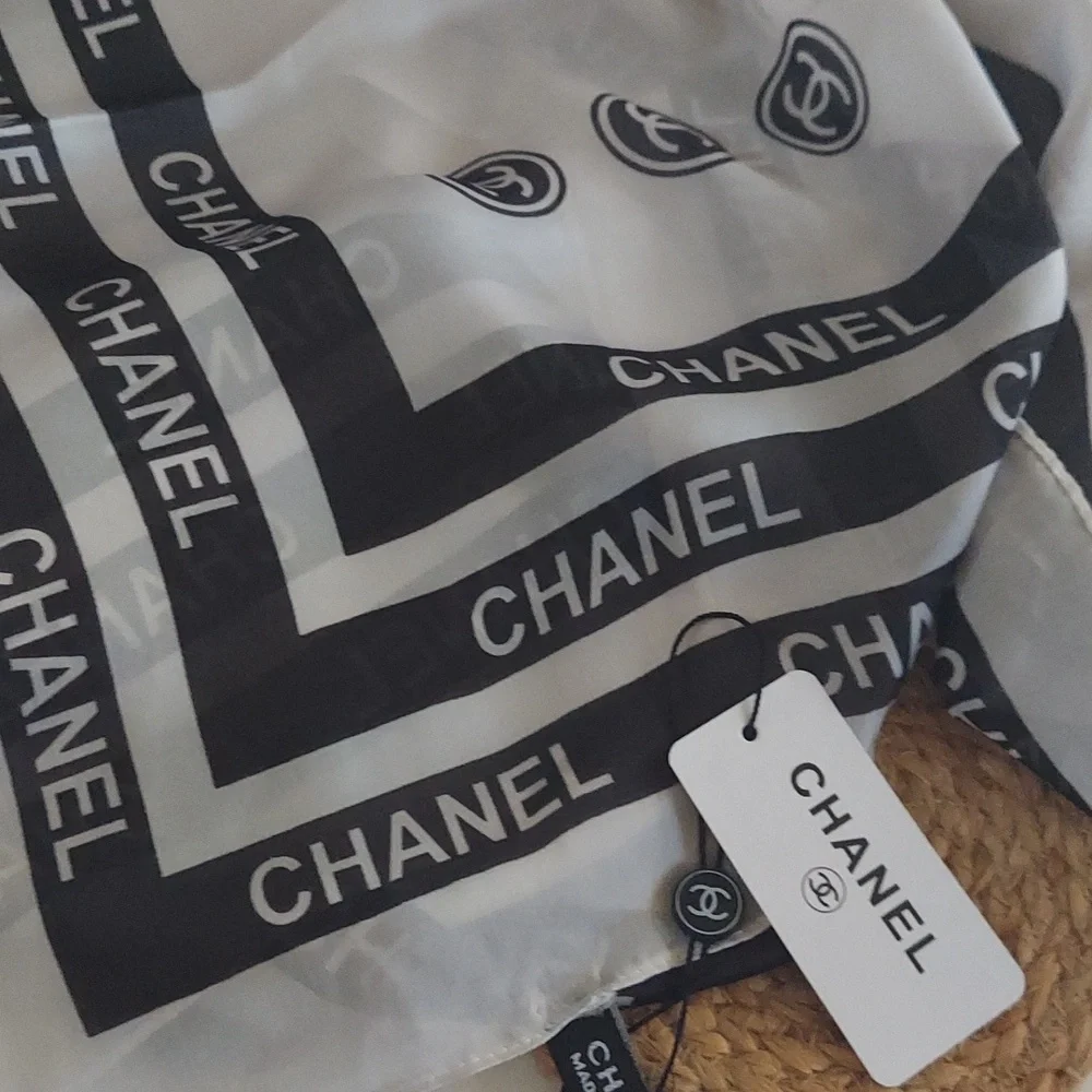 Logo Scarf - Picture 1 of 5